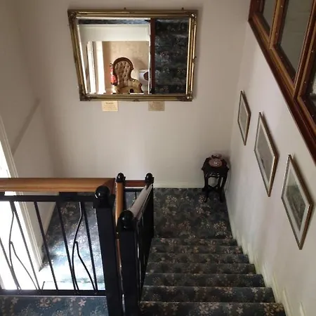 בית הארחה Robeen House