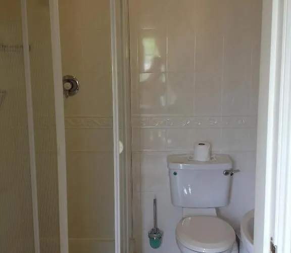 Robeen House Гостьовий будинок 3*