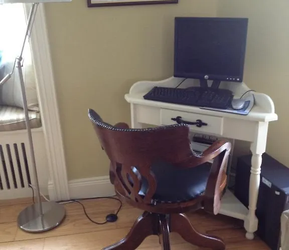 Robeen House Гостьовий будинок Кілларні